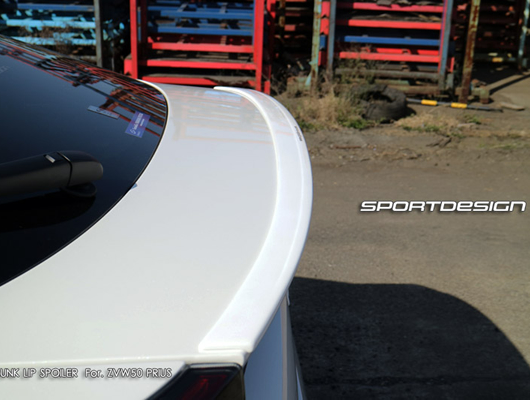 スポーツデザイン　トランクリップスポイラー　塗装済品 プリウスZVW50